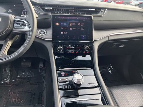 Used 2021 Jeep Grand Cherokee L Overland w/ Advanced Protech Group III image 17