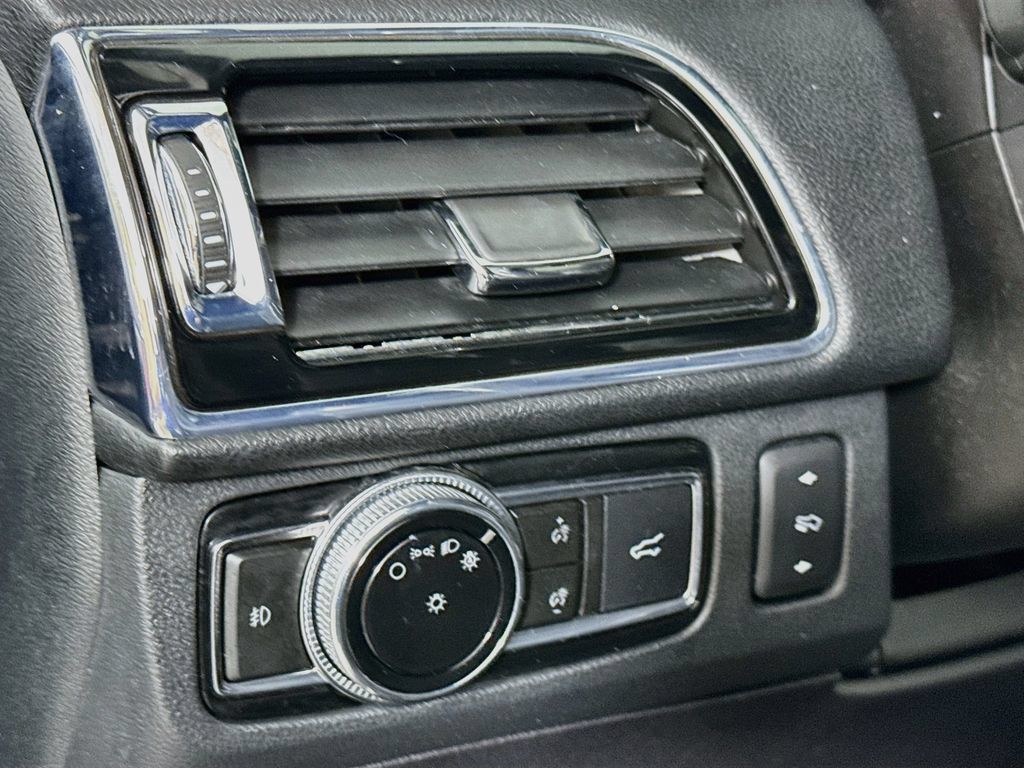 Used 2021 Lincoln Navigator L Reserve AWD/4WD image 11