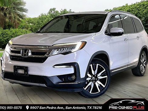 Used 2020 Honda Pilot Touring image 1