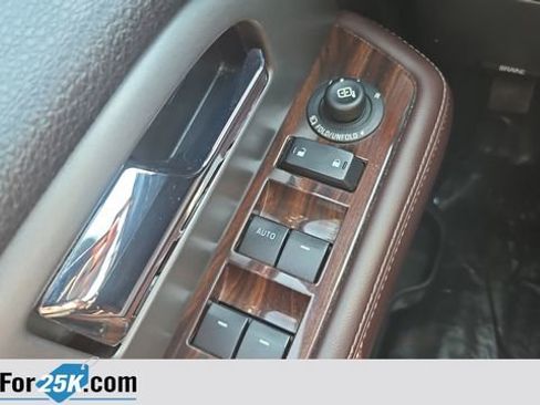 Used 2015 Ford Expedition Platinum AWD/4WD image 24