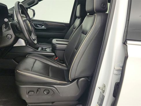 Used 2022 Chevrolet Suburban Premier image 17