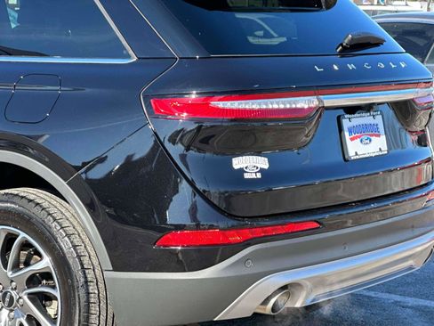 Used 2022 Lincoln Corsair AWD w/ Equipment Group 101A image 8