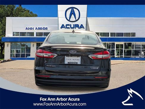 Used 2019 Ford Fusion Titanium image 4