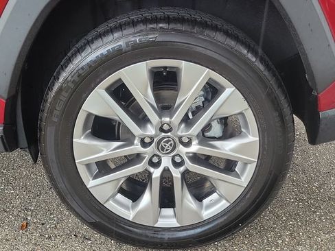 Used 2020 Toyota RAV4 Limited AWD/4WD image 7