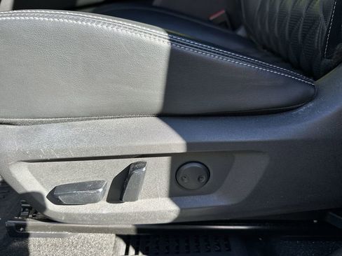 Used 2021 Nissan Rogue Platinum image 16