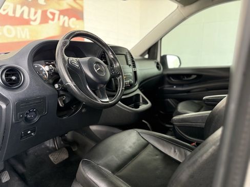Used 2018 Mercedes-Benz Metris w/ Blind Spot Assist Package image 27