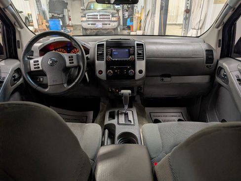 Used 2017 Nissan Frontier SV image 9