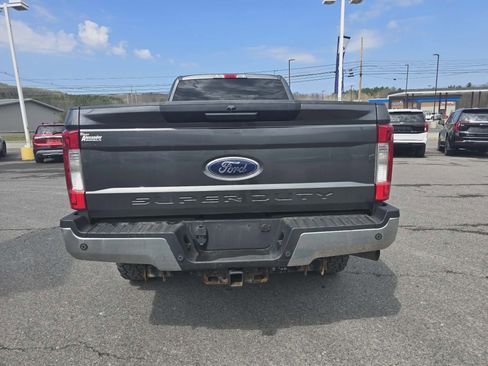 Used 2019 Ford F250 XLT w/ XLT Value Package image 4