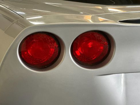 Used 2007 Chevrolet Corvette Coupe w/ Preferred Equipment Group RWD image 42