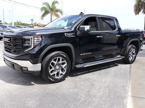 Used 2024 GMC Sierra 1500 SLT w/ SLT Premium Plus Package AWD/4WD image 4