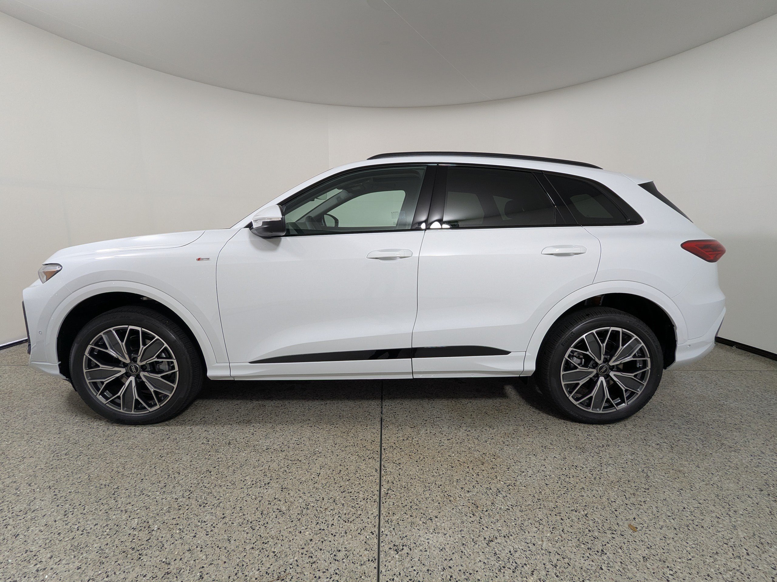 New 2026 Audi Q5 Premium Plus AWD/4WD image 4