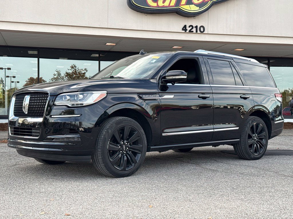 Used 2023 Lincoln Navigator Reserve AWD/4WD image 9