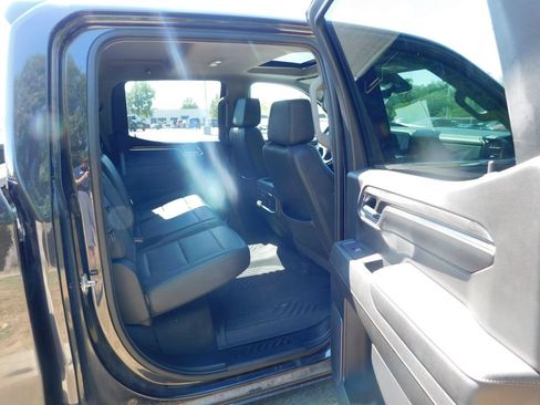 Used 2023 Chevrolet Silverado 1500 LTZ AWD/4WD image 7
