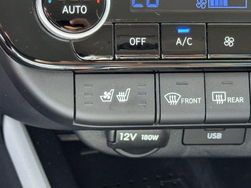 Used 2023 Hyundai Elantra Limited image 34