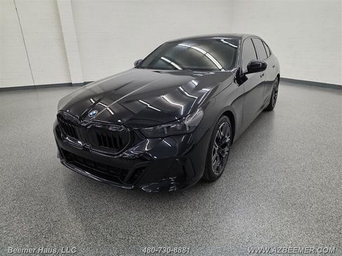 Used 2026 BMW 530i w/ M Sport Package RWD image 2