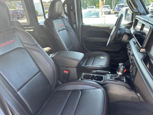 Used 2025 Jeep Wrangler Unlimited Rubicon AWD/4WD image 13
