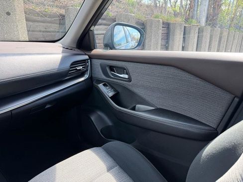 Used 2023 Nissan Rogue SV FWD image 14