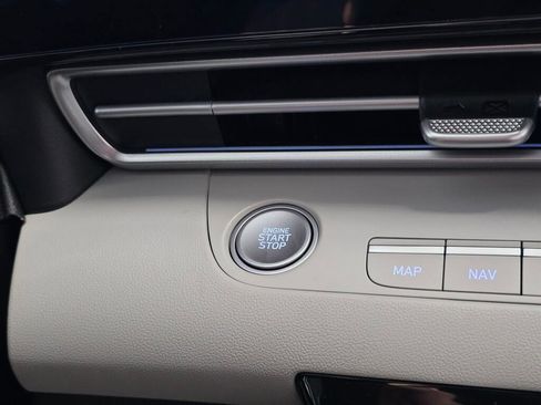 New 2026 Hyundai Elantra Limited image 31