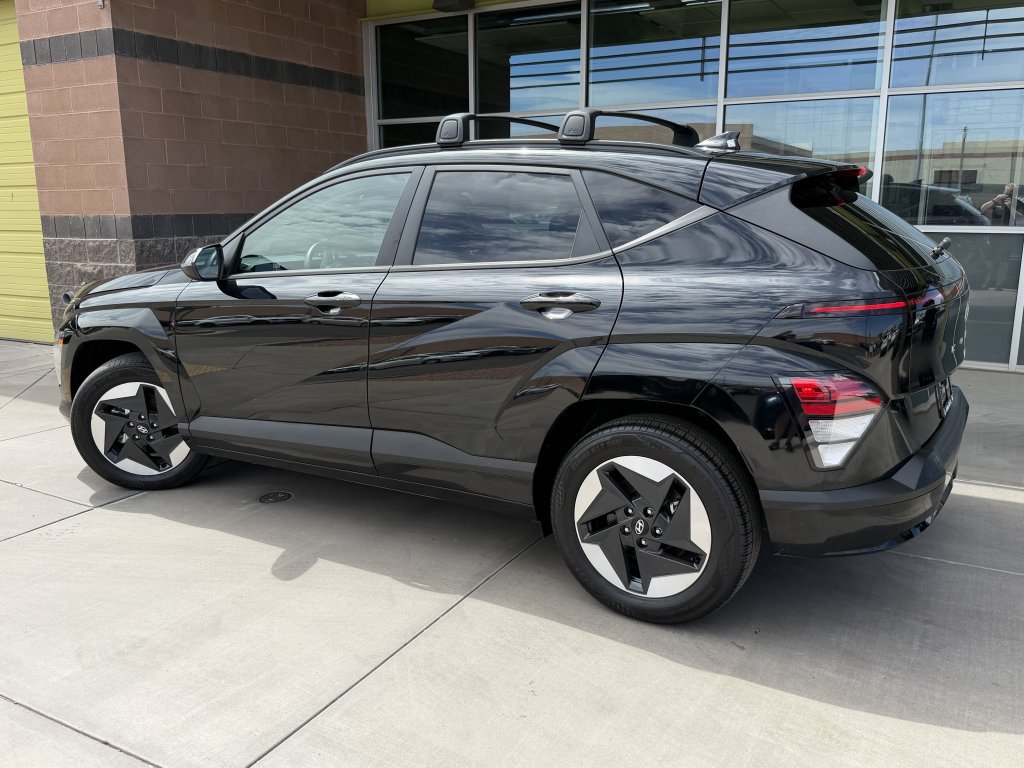 Used 2025 Hyundai Kona SEL FWD image 5
