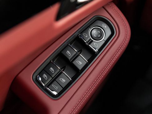 New 2026 Porsche Macan image 19