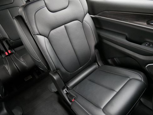 Used 2023 Jeep Grand Cherokee L Limited w/ Black Appearance Package image 14