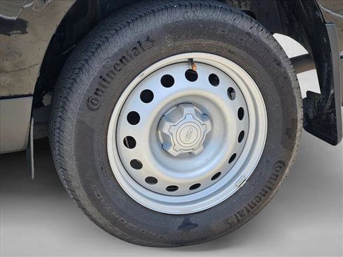 Used 2025 Ford Maverick XL w/ Equipment Group 102A AWD/4WD image 14