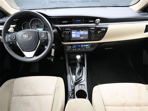 Used 2015 Toyota Corolla LE image 9