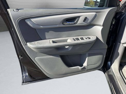 Used 2016 Chevrolet Traverse LS FWD image 13