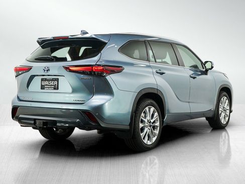 Used 2024 Toyota Highlander Limited AWD/4WD image 5