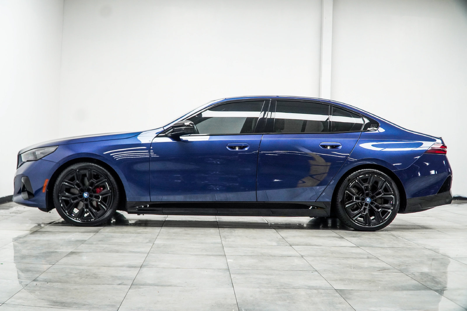 Used 2024 BMW i5 M60 w/ Premium Package AWD/4WD image 11