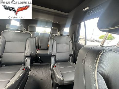 Used 2023 Chevrolet Tahoe Premier AWD/4WD image 14