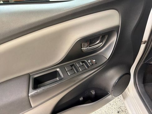 Used 2015 Toyota Yaris SE image 17