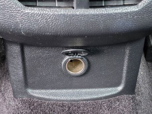 Used 2017 Ford Fusion SE w/ Fusion SE Technology Package image 15