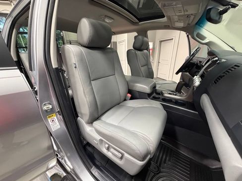 Used 2012 Toyota Tundra Limited w/ Memory Pkg AWD/4WD image 4