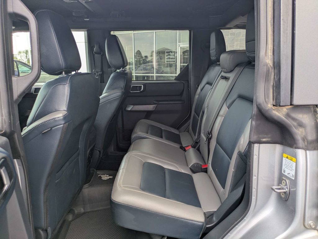 Used 2023 Ford Bronco Outer Banks AWD/4WD image 15