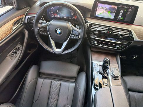 Used 2023 BMW 530i w/ Convenience Package RWD image 30