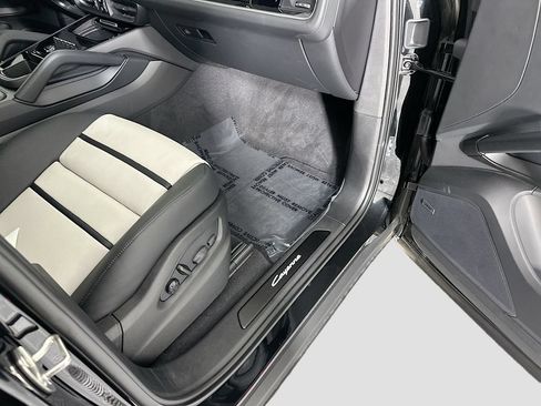New 2026 Porsche Cayenne AWD/4WD image 30