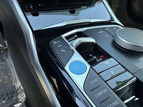 Used 2024 BMW i4 xDrive40i image 28