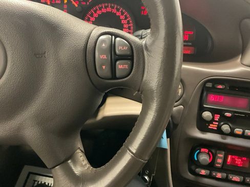 Used 2001 Pontiac Bonneville SLE FWD image 20