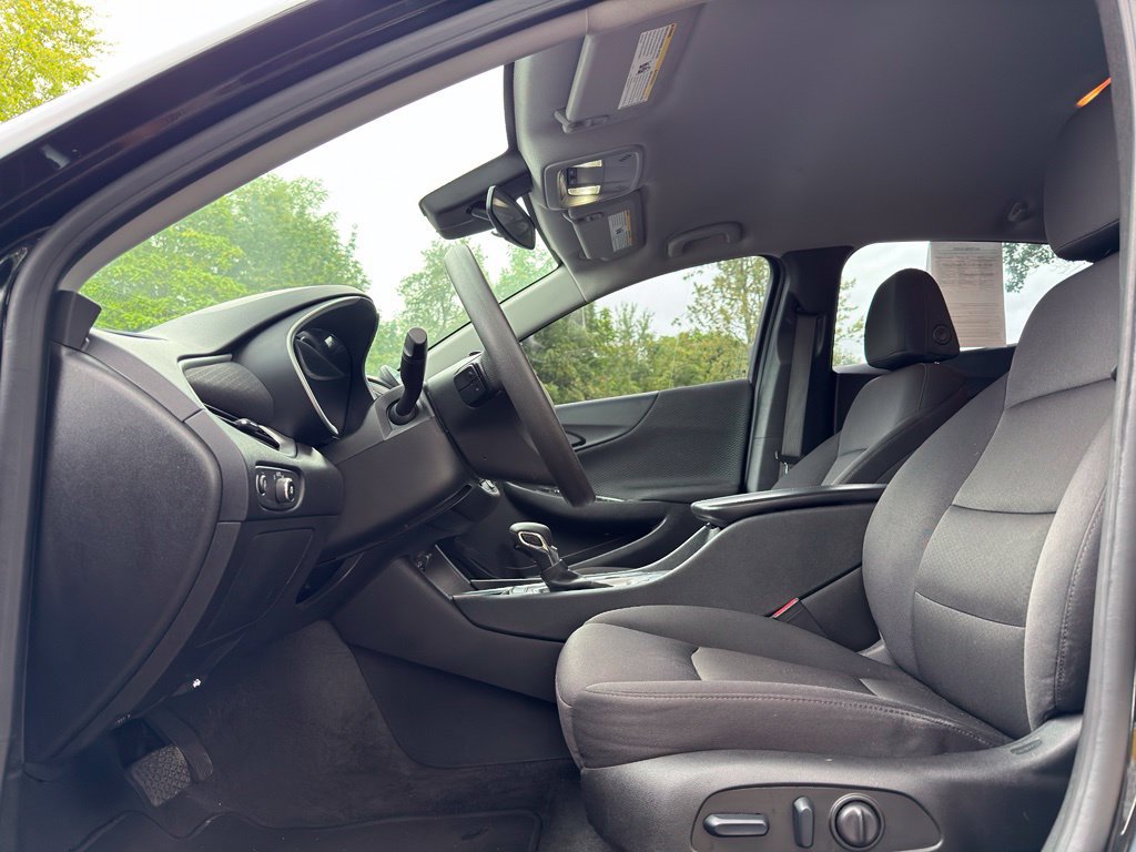 Used 2024 Chevrolet Malibu LT FWD image 2