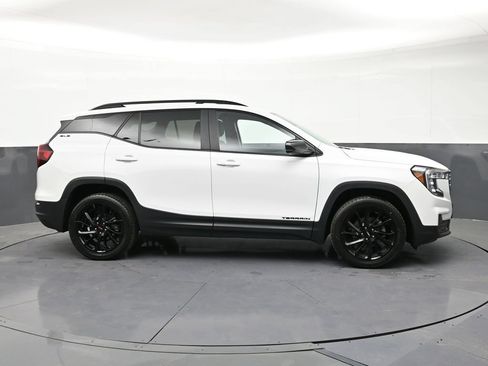 Used 2023 GMC Terrain SLE w/ Elevation Edition AWD/4WD image 6