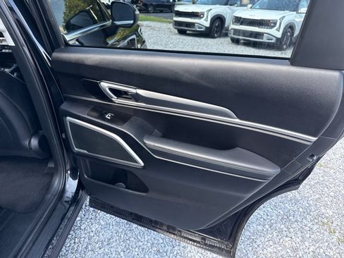 Used 2020 Kia Telluride S FWD image 19