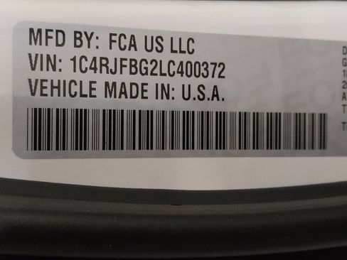 Used 2020 Jeep Grand Cherokee Limited w/ Luxury Group II image 33