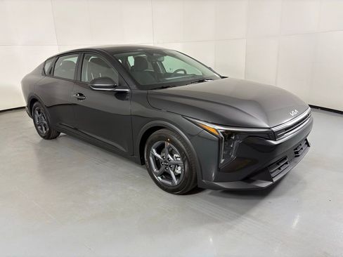 New 2026 Kia K4 LXS image 2