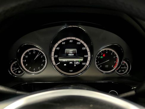 Used 2013 Mercedes-Benz E 350 4MATIC Sedan image 23