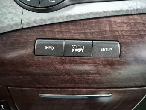 Used 2013 Toyota Sienna XLE image 27