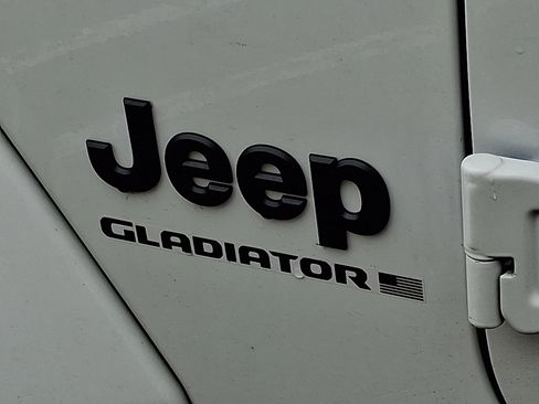 New 2026 Jeep Gladiator Sport AWD/4WD image 18