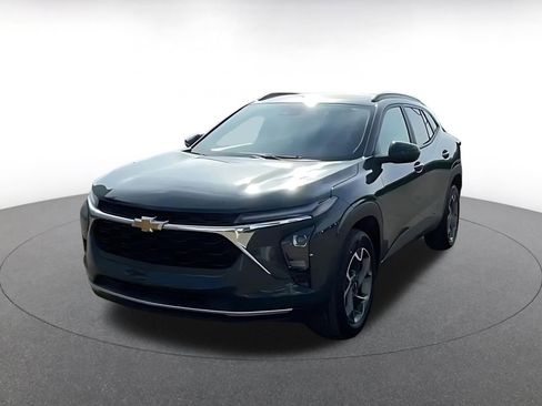 Used 2025 Chevrolet Trax LT image 4