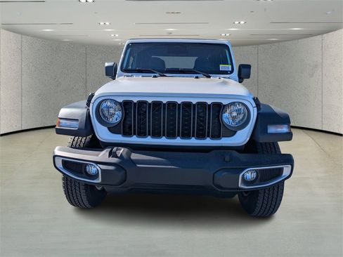 New 2026 Jeep Gladiator Sport image 2