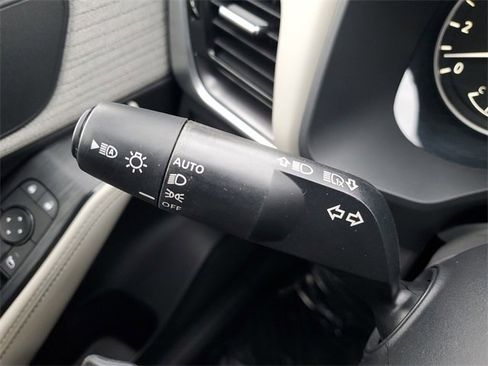 Certified 2021 Nissan Rogue SV image 18